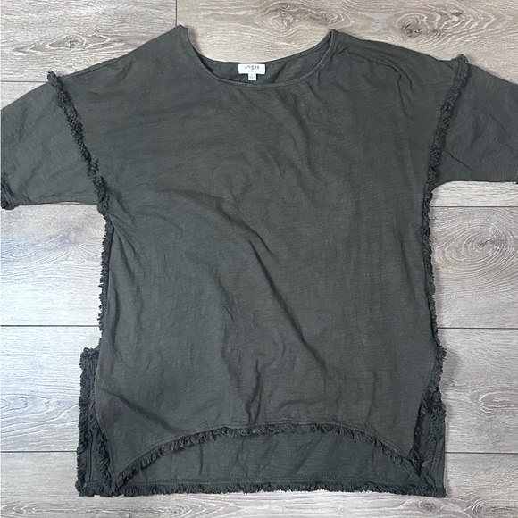 •Sold•  Umgee Olive Green Frayed High Low Tee - Picture 4 of 13